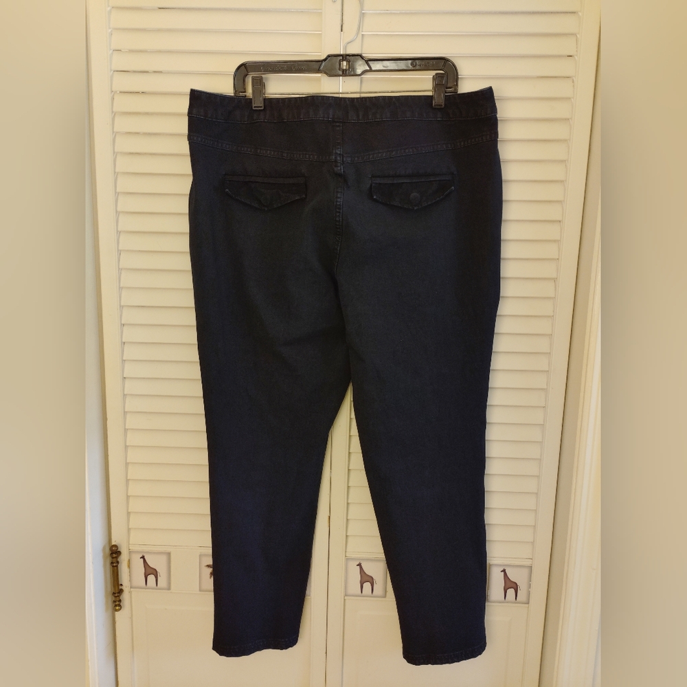 Isaac Mizrahi Black Ankle Cropped Jeans - Picture 2 of 6